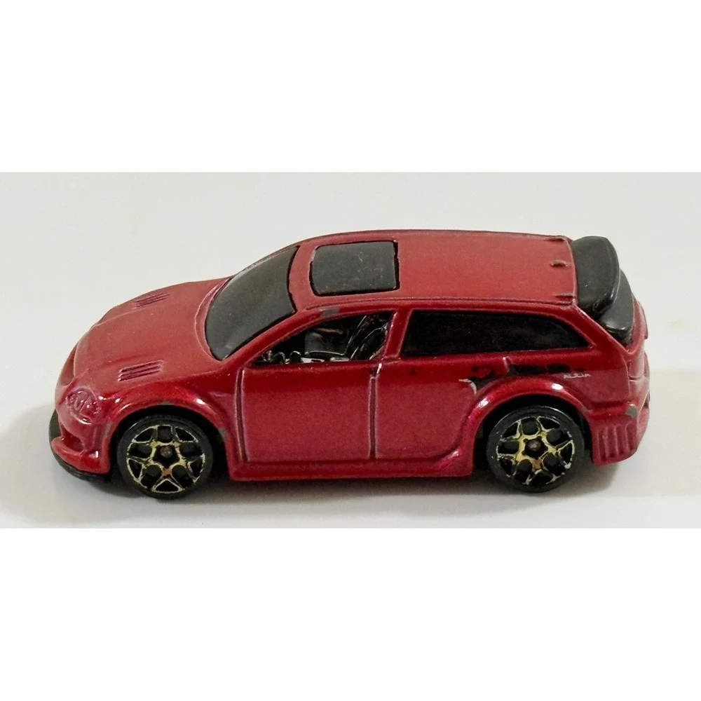 Hot Wheels Audacious Toy Car Kids 1:64 Red Die-Cast 2002 Mattel P3988Y Hatchback